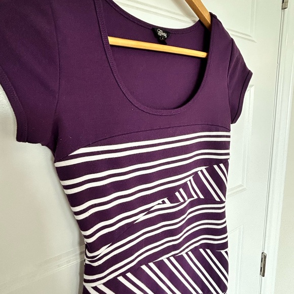 Guess Bodycon Mini Dress - Picture 6 of 7